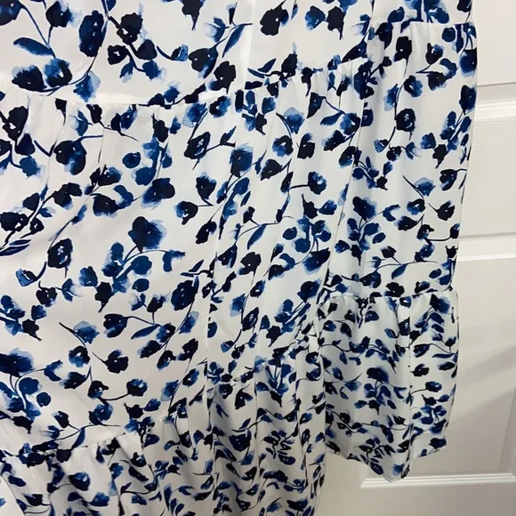 NWT Elizabeth and James Blue Floral Smocked Neck Tiered Maxi Dress Womens XXL - Picture 7 of 10